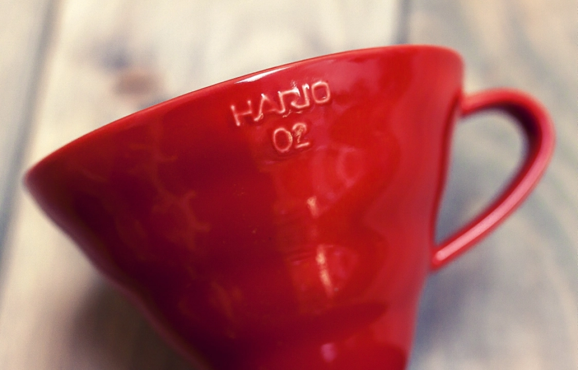 Hario V60 Ceramic Coffee Dripper czerwony rozmiar V02