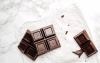 Jak zrobić czekoladę? Domowa wegańska czekolada z kakao, bez mleka w proszku, z dodatkami - przepisy