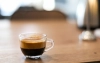 Poradnik dla początkujących: jak parzyć idealne espresso bez młynka do kawy?