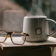 Herbata grandpa style - parzenie i picie herbaty w stylu dziadka. Na czym polega?