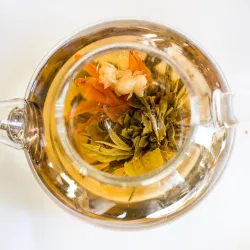 Jaki dzbanek do herbaty wybrać? Szklany, ceramiczny czy żeliwny?