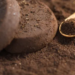 Co zrobić z opakowaniem i fusami?