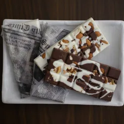 Dodatki do czekolady - najciekawsze, najsmaczniejsze i niezwykłe dodatki do czekolad gorzkich, mlecznych i białych