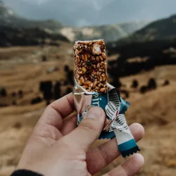 Batony energetyczne - dlaczego warto sięgać po nie również w trakcie treningu?