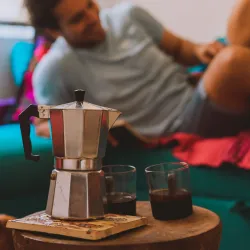 Czym wyczyścić kawiarkę?