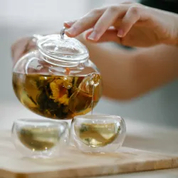 10 zdrowotnych zalet picia herbaty. Dlaczego warto i jak szybko można spodziewać się efektów?