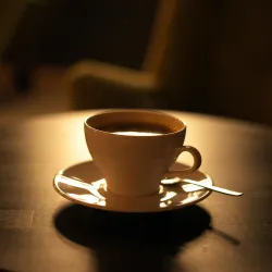 Co to jest kawa niskodrażniąca? Odkryj łagodniejszą alternatywę dla wrażliwego żołądka