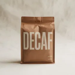 Czy kawa bezkofeinowa jest aromatyczna? Czy ziarnista kawa bez kofeiny to jeszcze kawa? Odpowiadamy na pytania