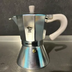OUTLET Pezzetti Bellexpress kawiarka aluminiowa na indukcję pojemność 6 tz / 300 ml kolor srebrna z beżową rączką