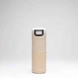 Kambukka Etna Grip Barely Beige 500 ml – beżowy kubek z teksturowanym uchwytem, przód