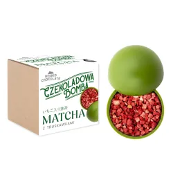 Beskid Chocolate Bomba Matcha z truskawkami 45 g – pudełko i otwarta bomba z suszonymi truskawkami