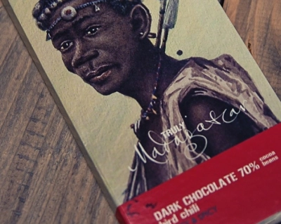Menakao czekolada deserowa 70% kakao z Madagaskaru + chili Peri Peri