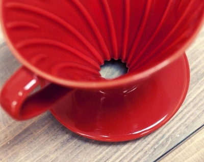 Hario V60 Ceramic Coffee Dripper czerwony rozmiar V01