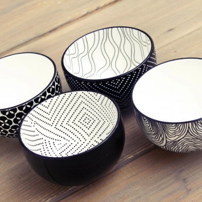 Bredemeijer Pucheng czarki ceramiczne 4 sztuki kolor czarno-białe - zdjęcie 3