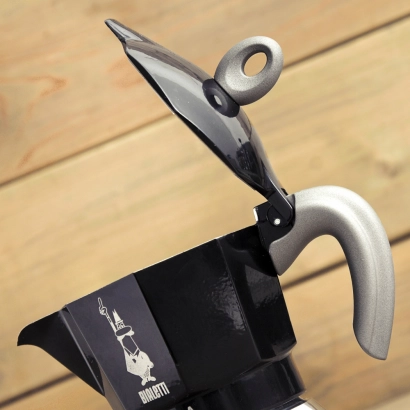 Bialetti New Moka Induction Black pojemność 2 espresso - zdjęcie 3