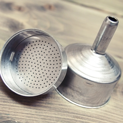 Lejek do kawiarek aluminiowych Bialetti pojemność 6 espresso - zdjęcie 2