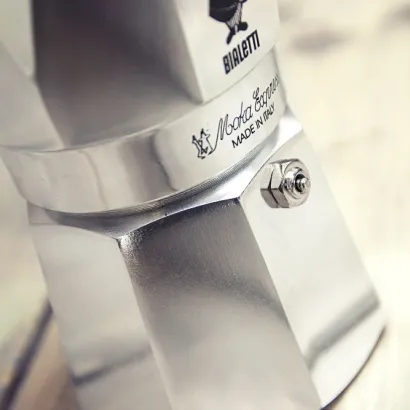 Bialetti Moka Express kawiarka aluminiowa na gaz 2 tz / 90 ml srebrny - zdjęcie 4