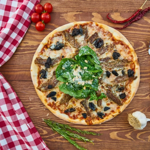 Jaka mąka do pizzy? Typ 00 - czym zastąpić? Jakie mąki bezglutenowe na pizzę?