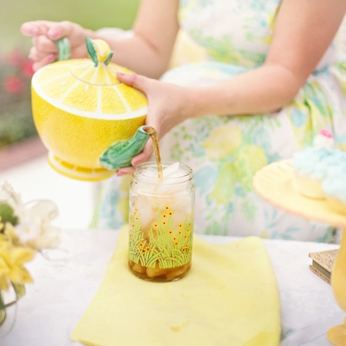 Tea bomb - przepis na herbatę zamkniętą w cukrowej kuli - na prezent i do podania gościom