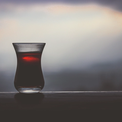 Lapsang souchong - wędzona herbata czarna. Czym jest i jak ją zaparzać?