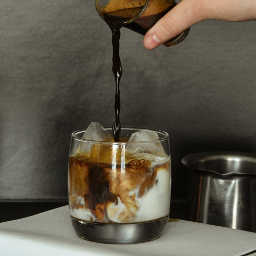 Lubisz kawę na zimno? Oto parę sposobów na jej przygotowanie