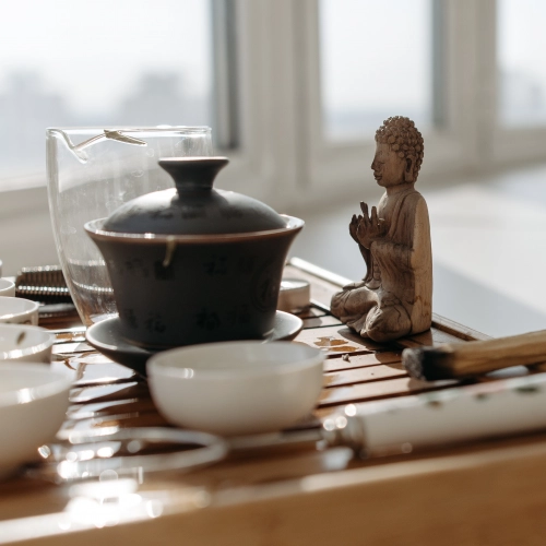 Historia herbaty. Jak z Chin dotarła do innych krajów? Kiedy pojawiła się w Europie?