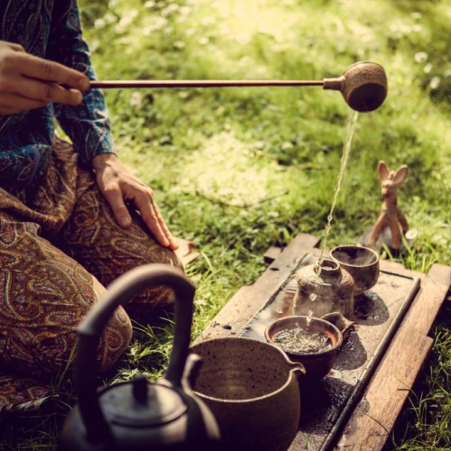 Jak parzyć czerwoną herbatę? Ile razy można parzyć pu erh?