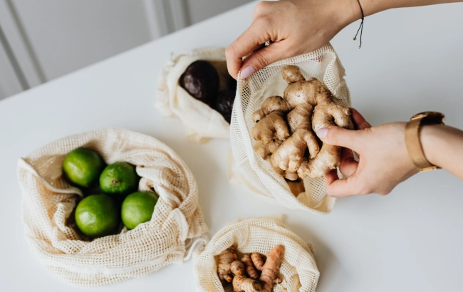 Czy obierać imbir do herbaty? Przechowywanie + prosty przepis