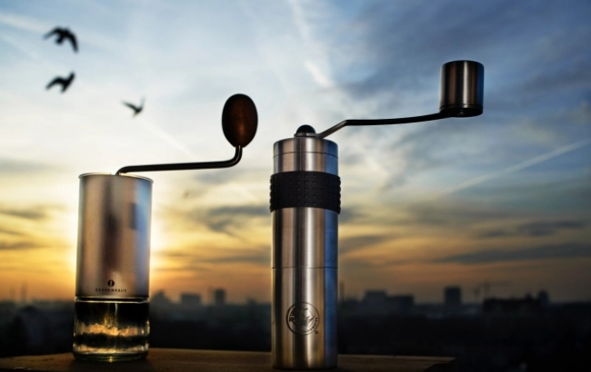 Test porównawczy młynków Rhinowares V2 i Zassenhaus Quito