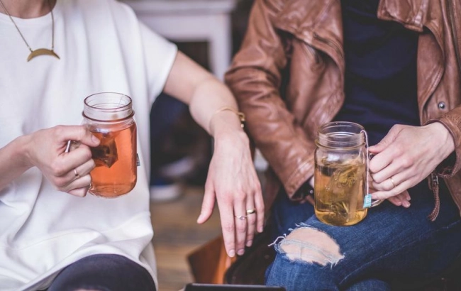 Rodzaje herbat i ich właściwości. Czyli dlaczego herbata czerwona jest czarna, a Oolong niebieski.