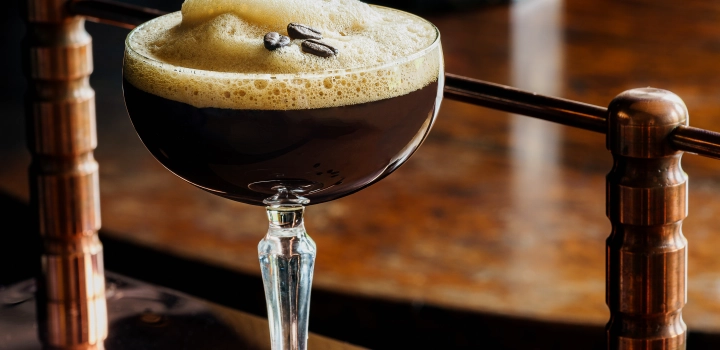 Espresso Martini - przepis na klasycznego drinka