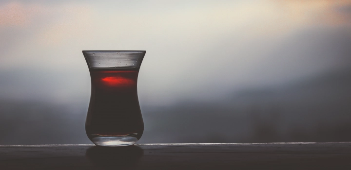 Lapsang souchong - wędzona herbata czarna. Czym jest i jak ją zaparzać?