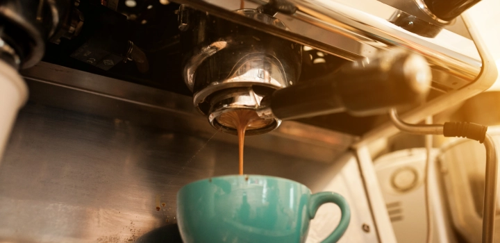 Doskonałe espresso: sekrety niezapomnianego smaku i praktyczne wskazówki!