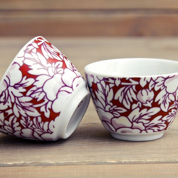 Czarki Yantai porcelanowe Bredemeijer 2 sztuki białe z brązowymi kwiatami kolor czerwone