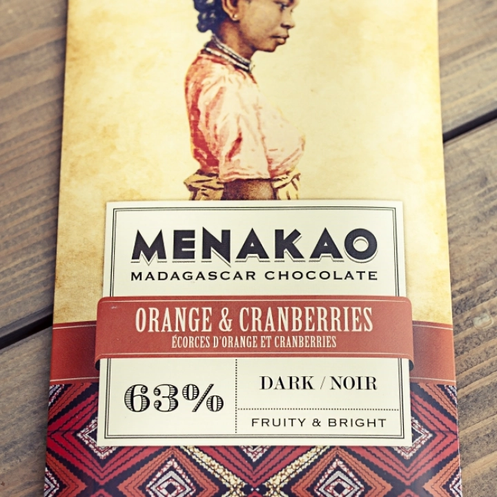 Menakao czekolada deserowa 63% kakao z Madagaskaru + pomarańcza i żurawina